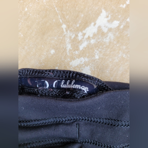 Lululemon Invigorate High-Rise Crop 23"Black Sz 2 - Picture 11 of 13